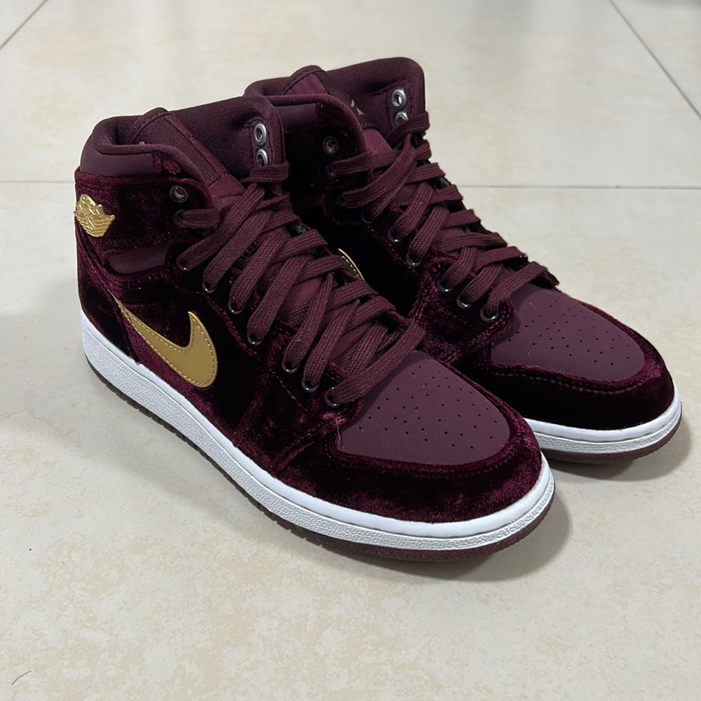 Air Jordan 1 Retro heiress GG Premium